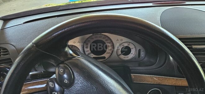 Mercedes E 220-4