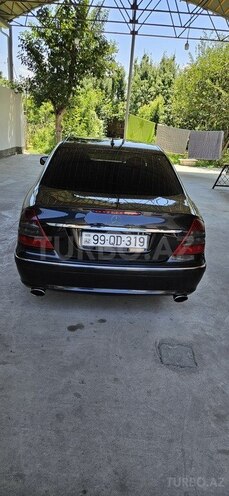 Mercedes E 220-2