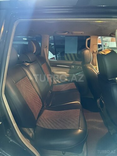 Toyota Land Cruiser Prado-8