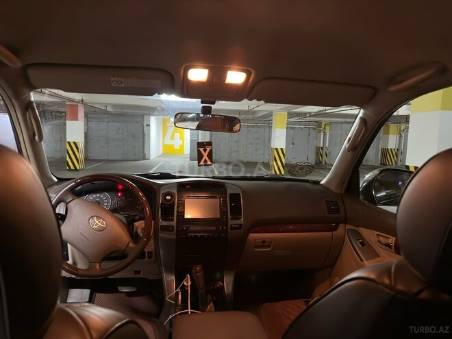 Toyota Land Cruiser Prado-11