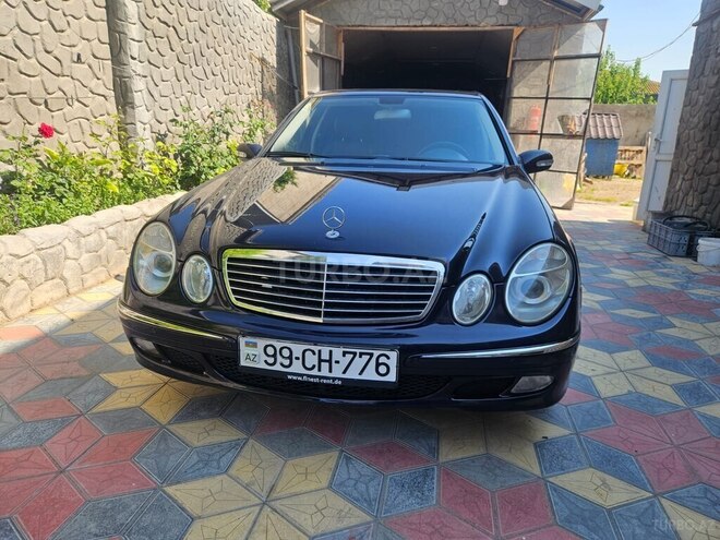 Mercedes E 220-1
