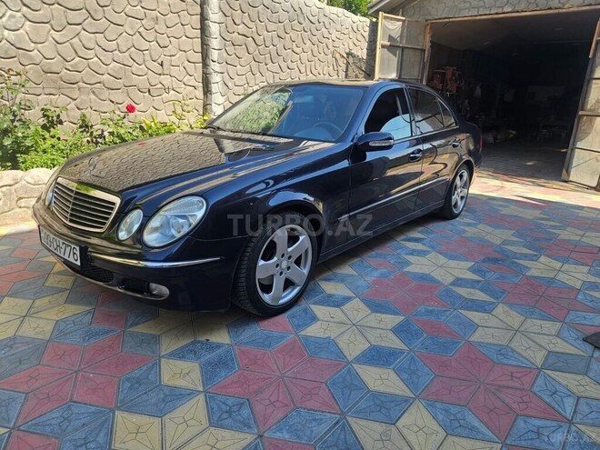 Mercedes E 220-2