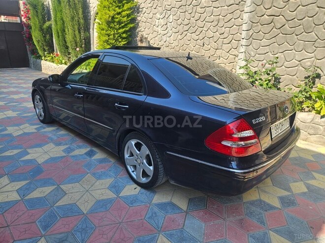 Mercedes E 220-5