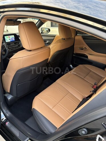 Lexus ES 300h-6