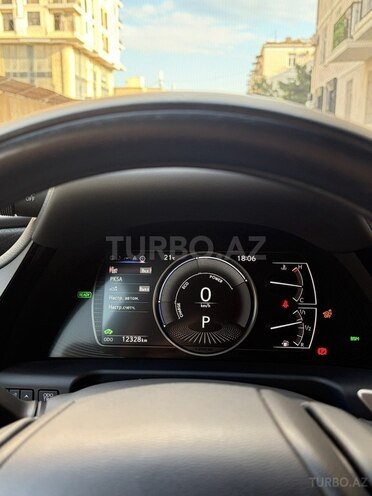 Lexus ES 300h-7