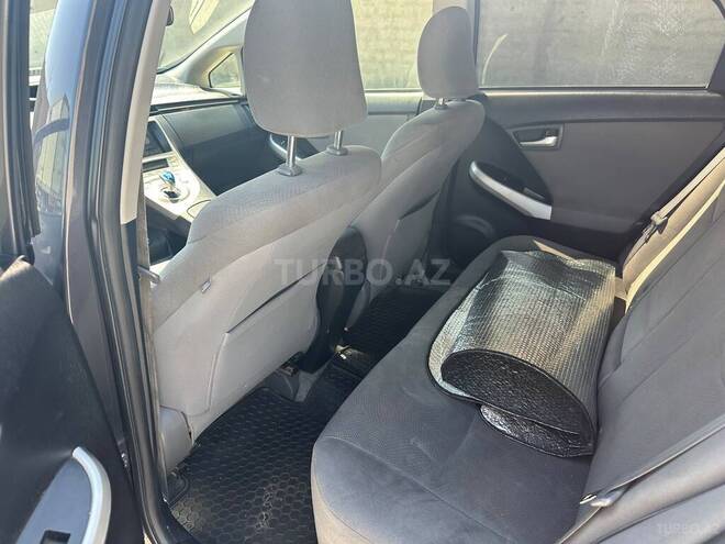 Toyota Prius-2