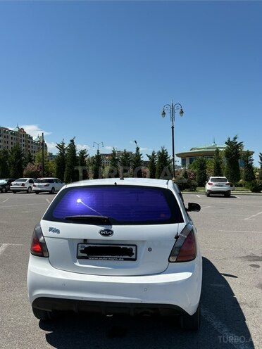 Kia Rio-4
