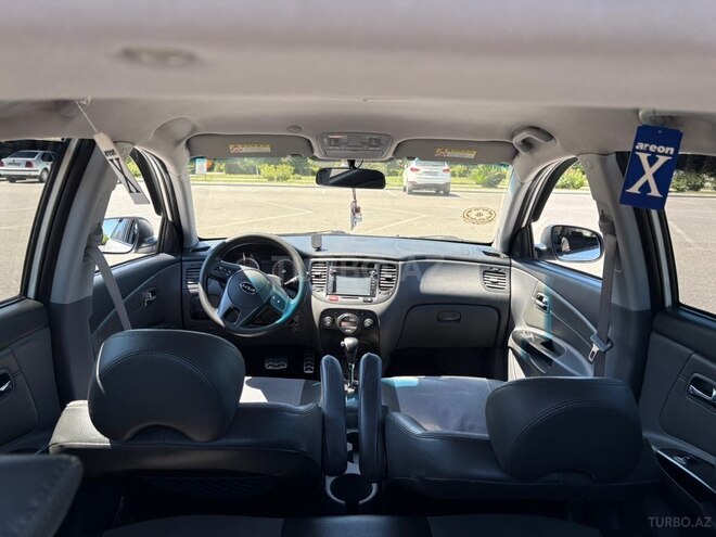 Kia Rio-5