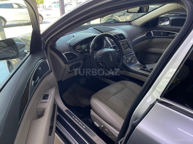 Lincoln MKZ-5