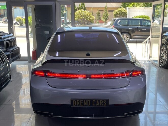 Lincoln MKZ-16