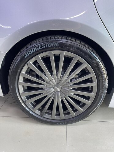 Lincoln MKZ-15