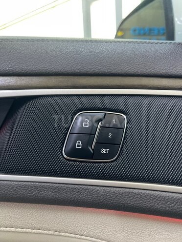 Lincoln MKZ-13
