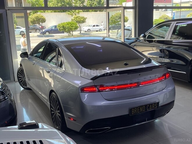 Lincoln MKZ-18