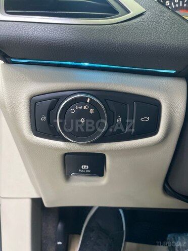 Lincoln MKZ-14