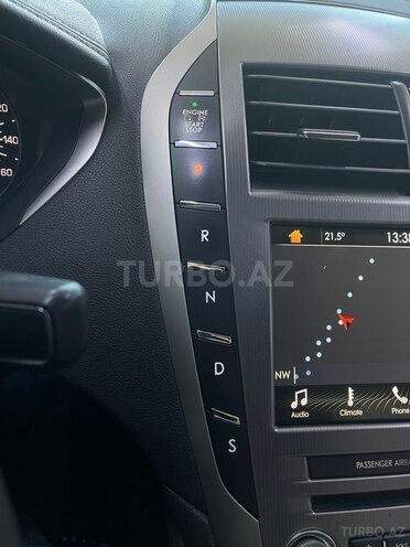Lincoln MKZ-12