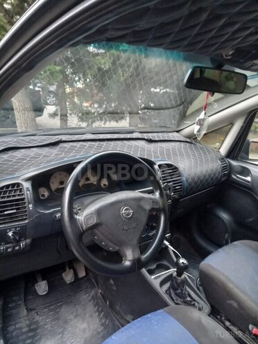 Opel Zafira-2