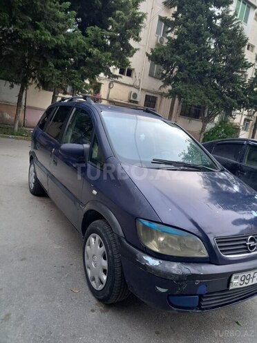 Opel Zafira-4