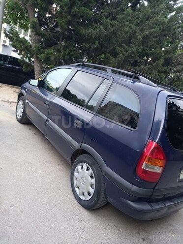 Opel Zafira-5