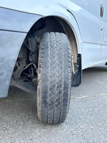 Ford Transit-5