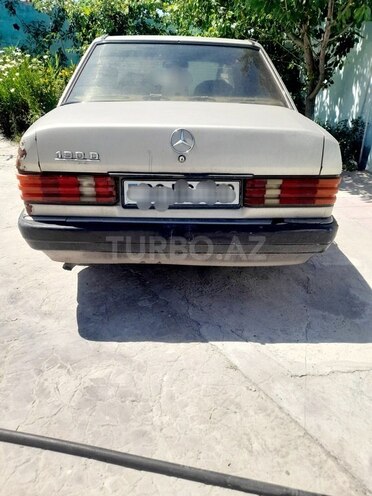 Mercedes 190-5