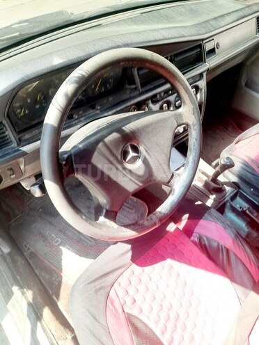 Mercedes 190-6
