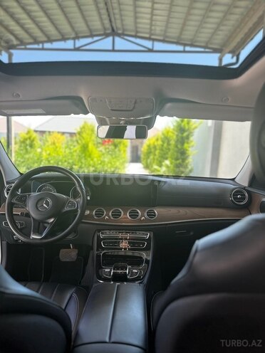 Mercedes E 220 d 4MATIC-3