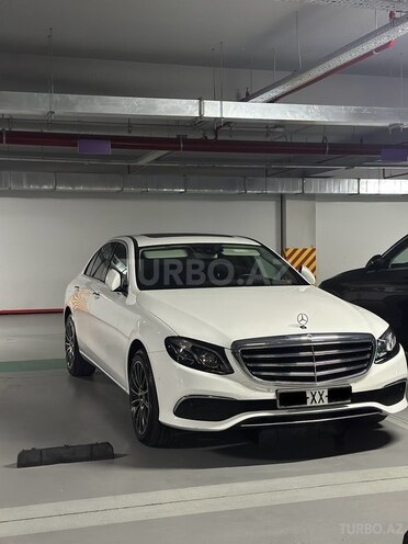 Mercedes E 220 d 4MATIC-4