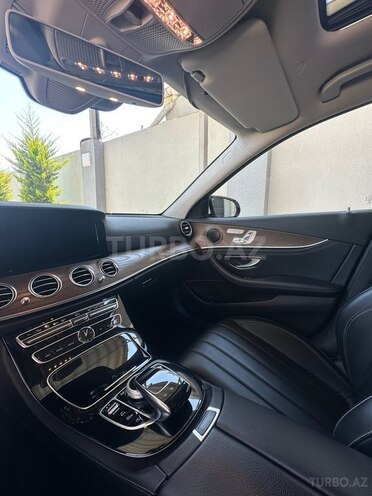 Mercedes E 220 d 4MATIC-8