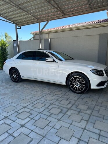 Mercedes E 220 d 4MATIC-11