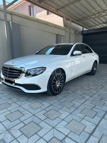 Mercedes E 220 d 4MATIC-10
