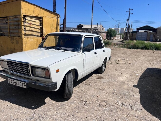 LADA (VAZ) 2107-1