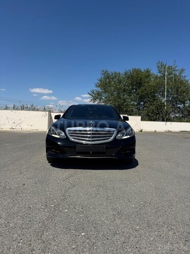 Mercedes E 250-1
