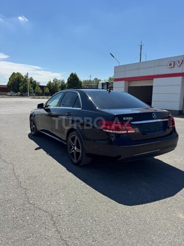 Mercedes E 250-6