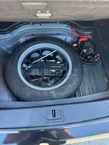 Mercedes E 250-10