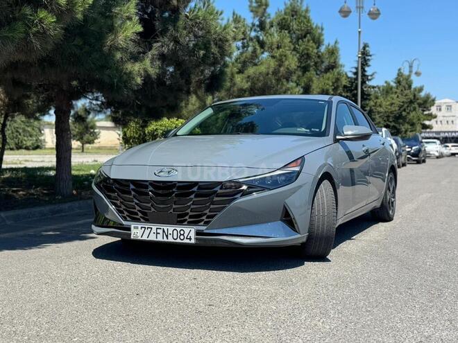Hyundai Elantra-12