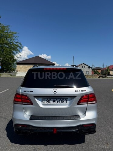 Mercedes GLE 250 4MATIC-2