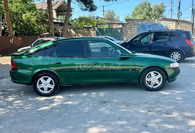 Opel Vectra-4