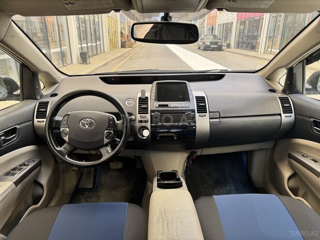 Toyota Prius-3