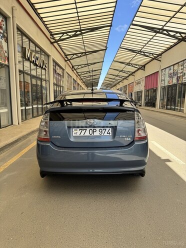 Toyota Prius-5