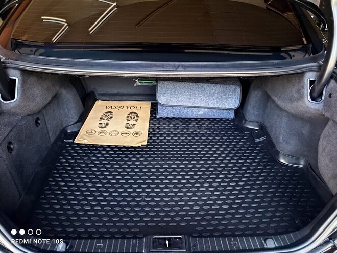 Mercedes E 320-8