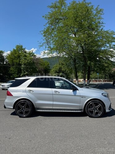 Mercedes GLE 250 4MATIC-7