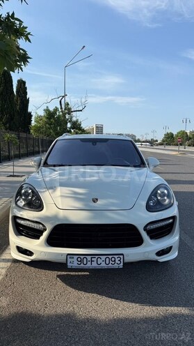 Porsche Cayenne Turbo S-6