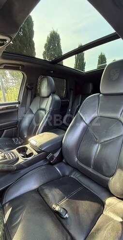 Porsche Cayenne Turbo S-9