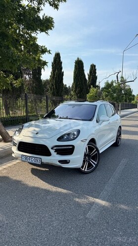 Porsche Cayenne Turbo S-1