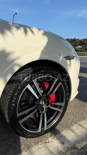 Porsche Cayenne Turbo S-5