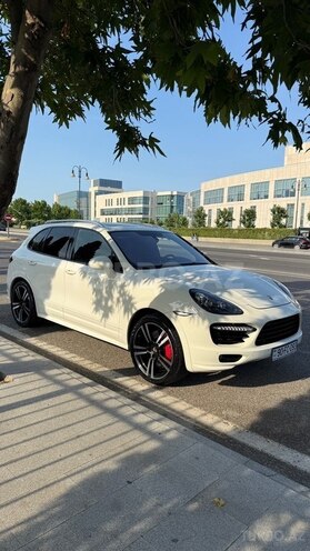 Porsche Cayenne Turbo S-3