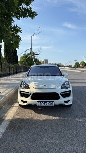 Porsche Cayenne Turbo S-7