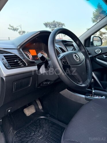Ssang Yong Korando-10