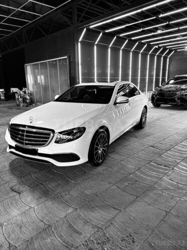 Mercedes E 220 d 4MATIC-17