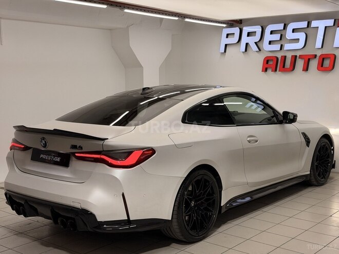 BMW M4-10